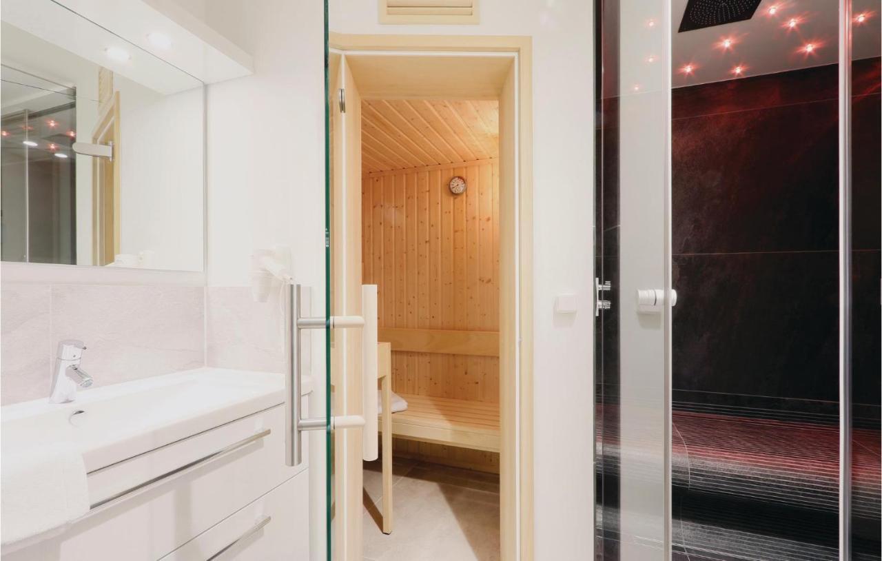 Stunning Apartment In Luebeck Travemuende With Wifi Buitenkant foto